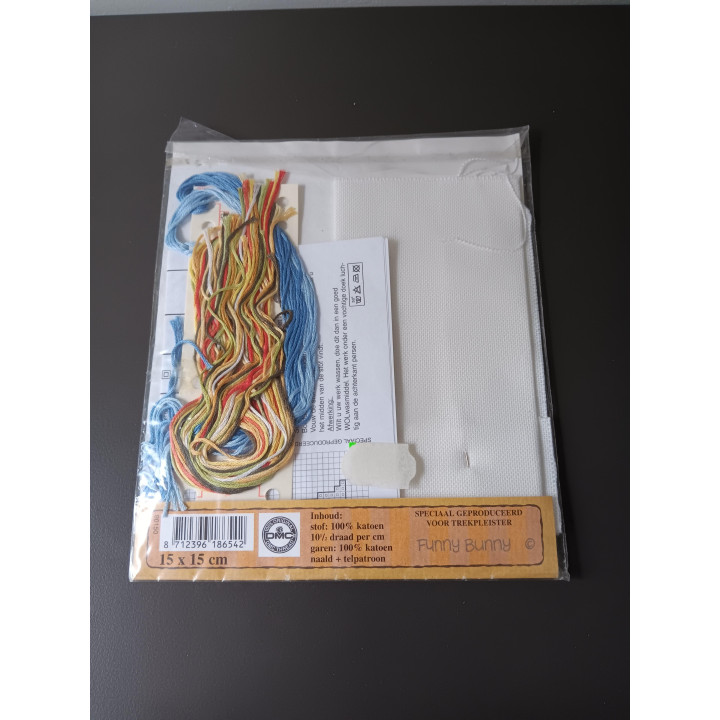 Funny Bunny - Garden Alfabet Borduurpakket (Letter A)