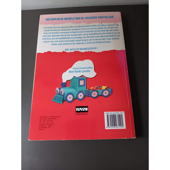 Knutselboek - Leuk en Eenvoudig (25 Creatieve Knutselwerkjes)