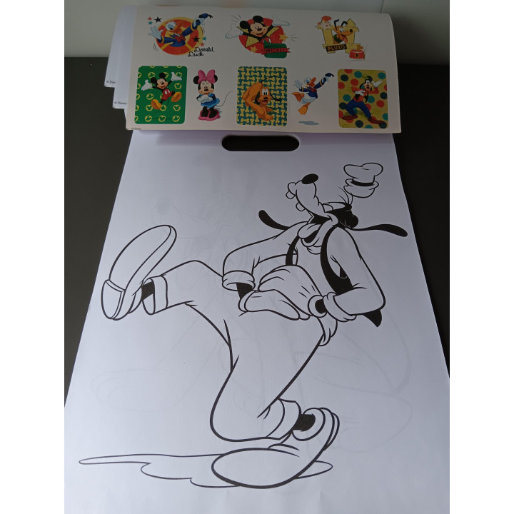 Disney Jumbo Kleurboek - Mickey & Friends + Stickers
